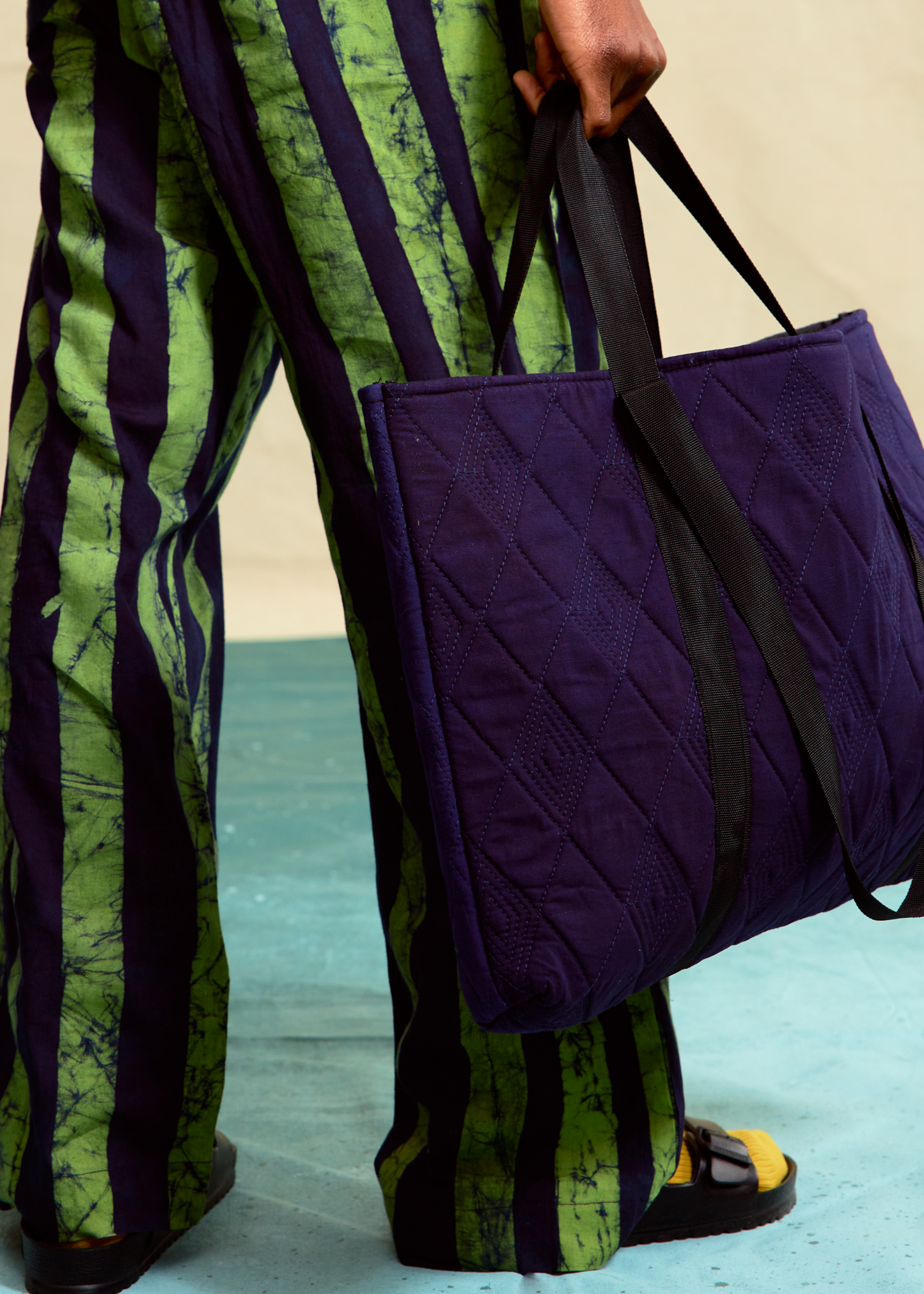 ELEGUSHI QUILTED TOTE